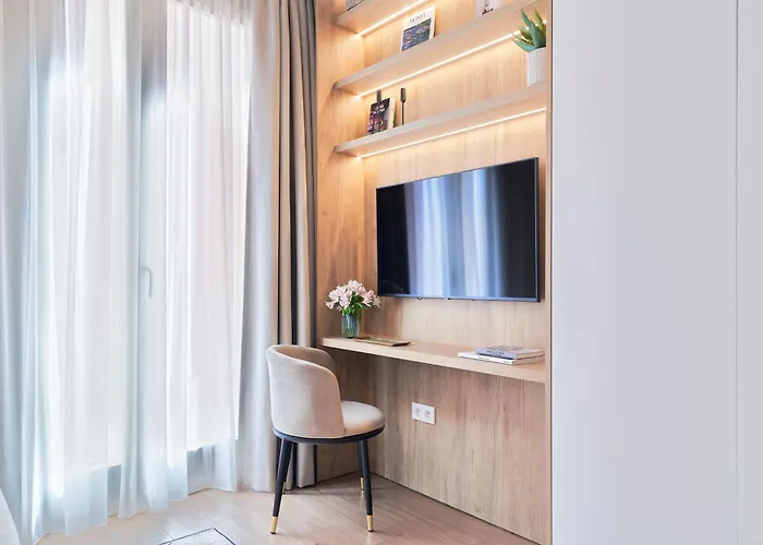 Select Apartment *