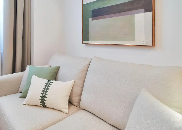 Select Apartment *